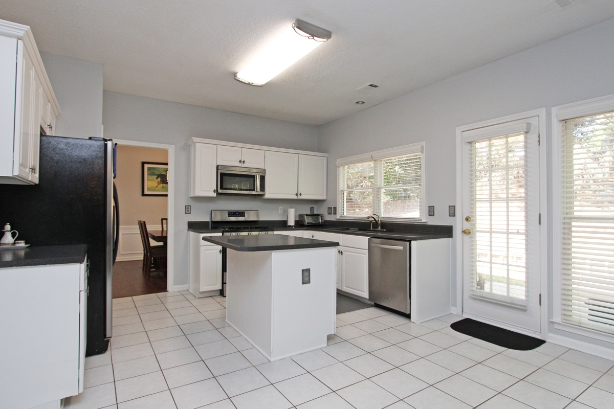 6455 Barwick Ln, Duluth, GA 30097 photo 9