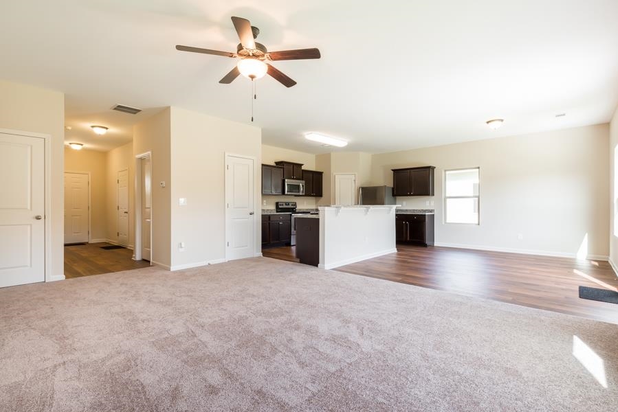7438 St David St, Fairburn, GA 30213 photo 2