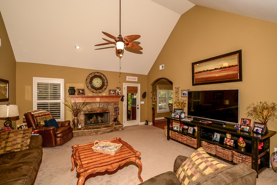 219 Amberleigh Cir, White, GA 30184 photo 8