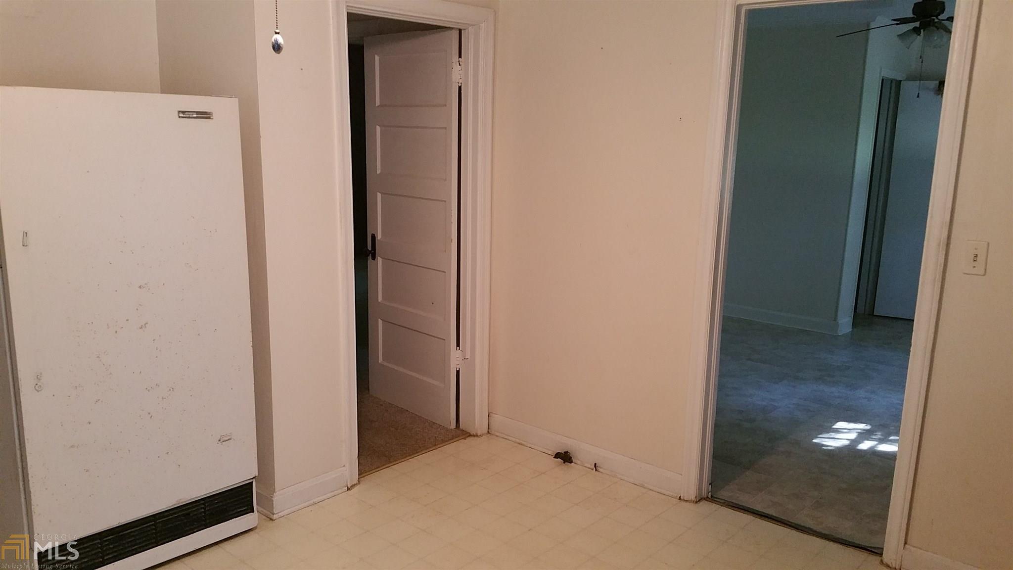 262 E Wright St, Winder, GA 30680 photo 10