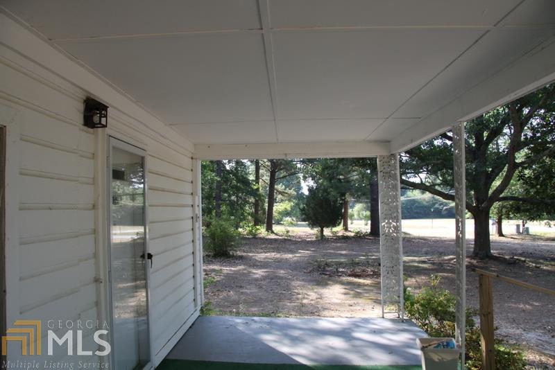 262 E Wright St, Winder, GA 30680 photo 8