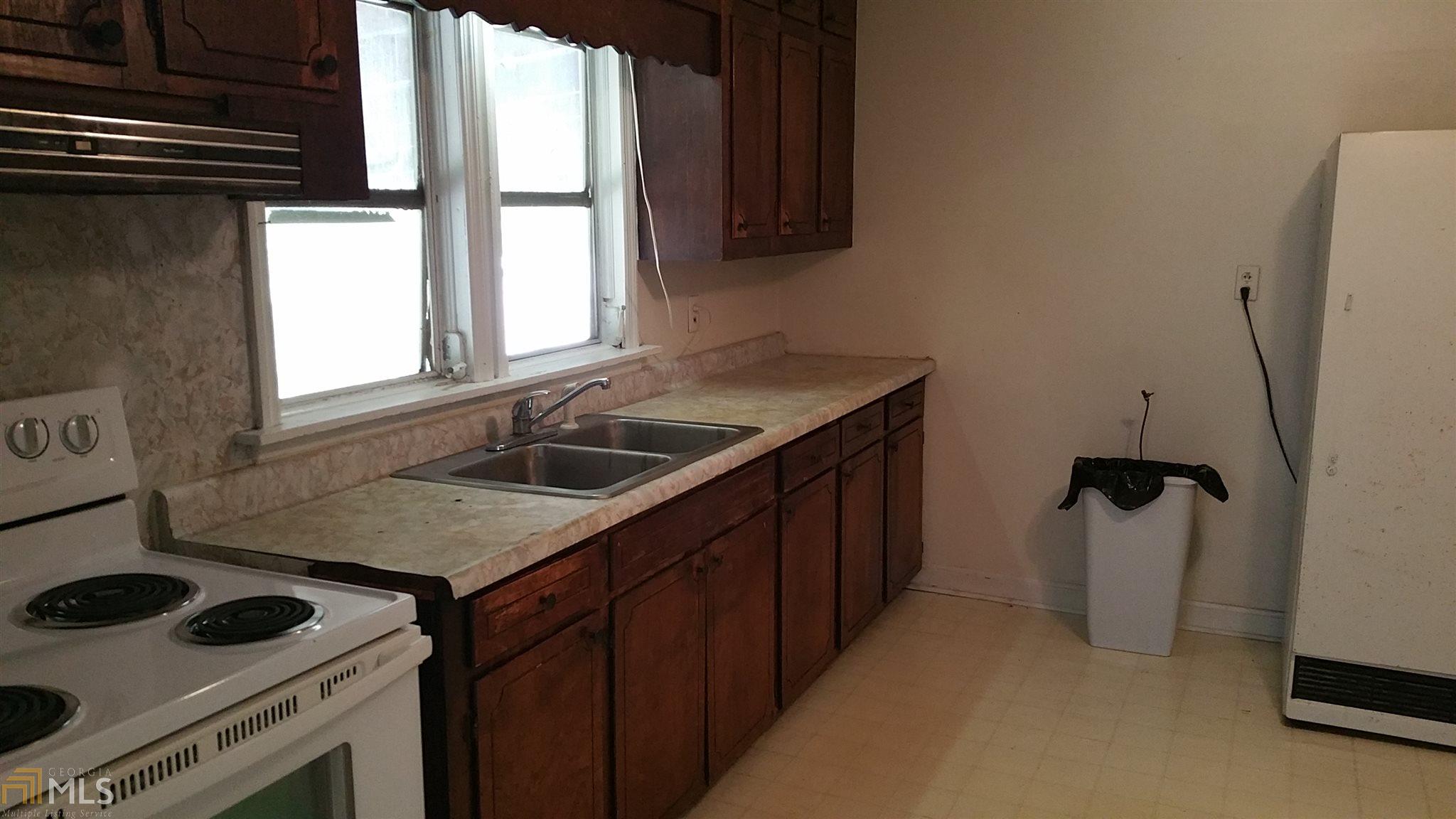 262 E Wright St, Winder, GA 30680 photo 9