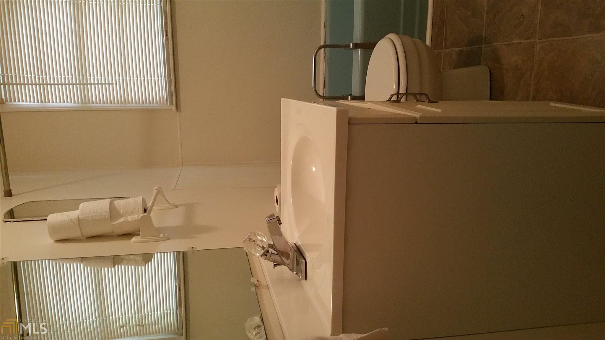 262 E Wright St, Winder, GA 30680 photo 12