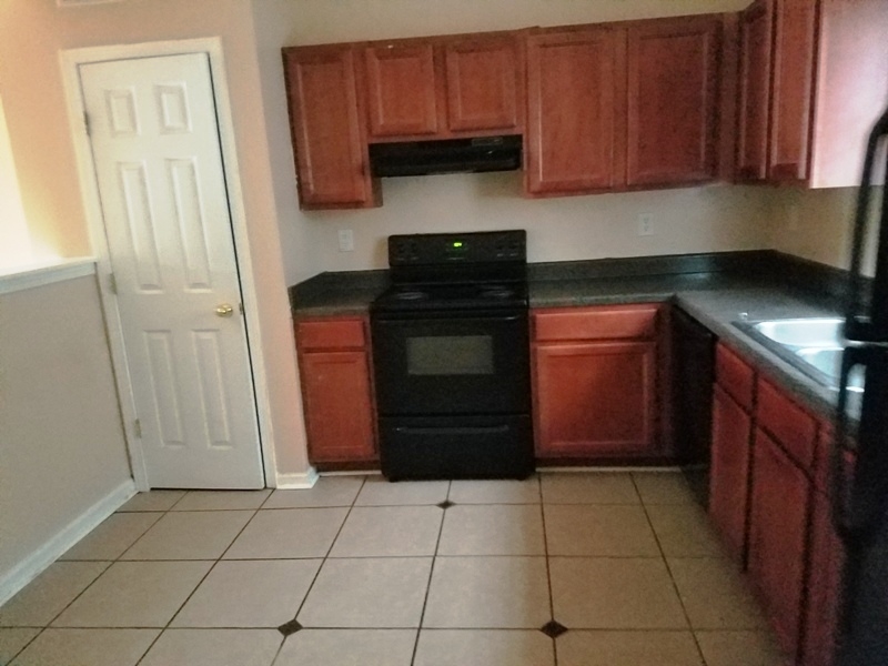 2329 Nicole Dr, Hampton, GA 30228 photo 2