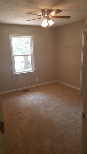 158 E Wright St, Winder, GA 30680 photo 6