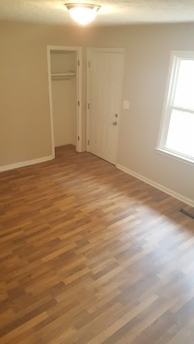 158 E Wright St, Winder, GA 30680 photo 10