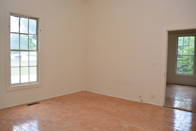 15 Mill St, Jackson, GA 30233 photo 3