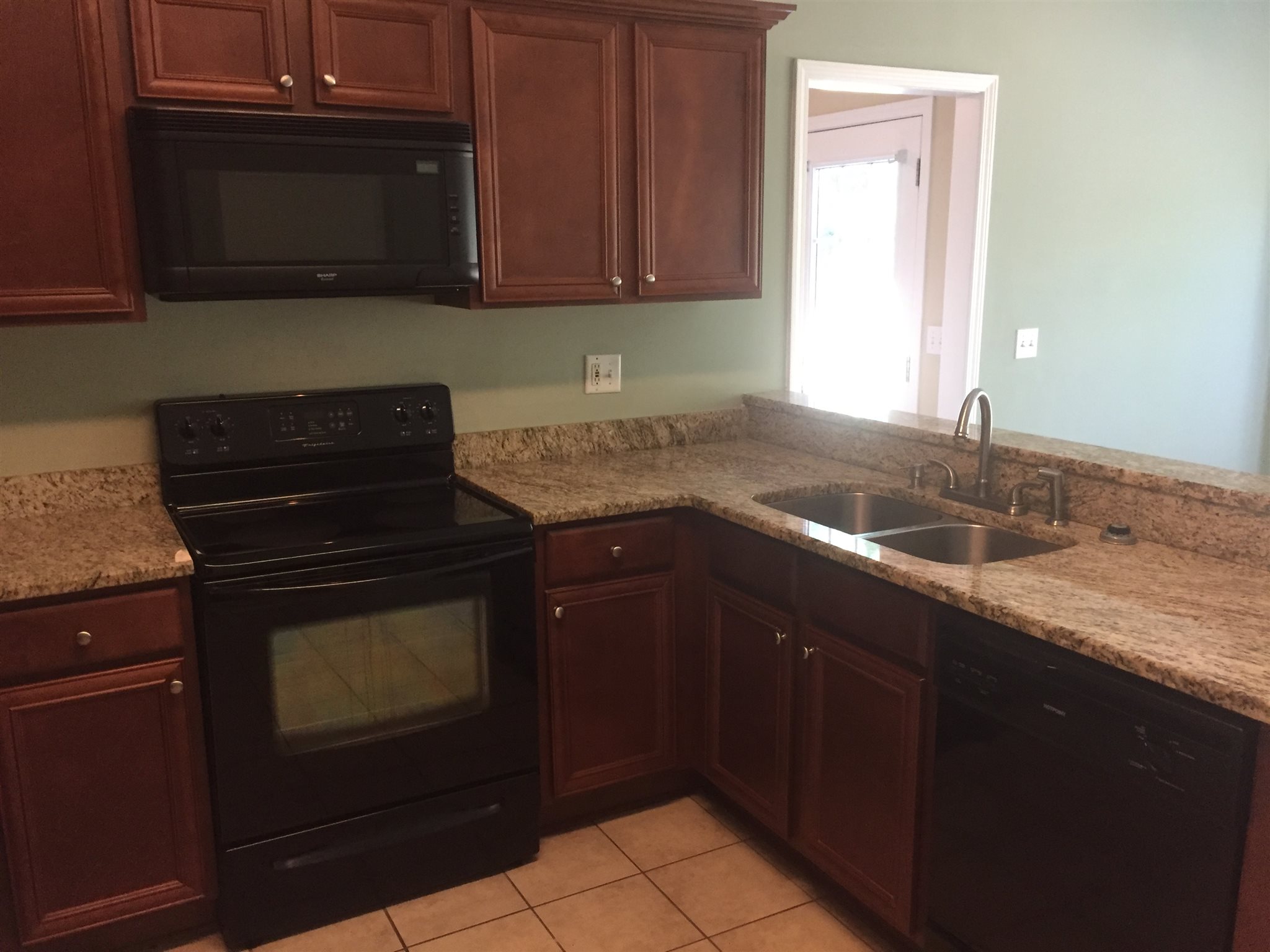 507 Camelot Dr, Lagrange, GA 30241 photo 9