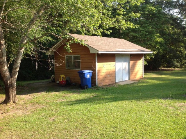 208 Pinehurst Dr, Dublin, GA 31021 photo 2