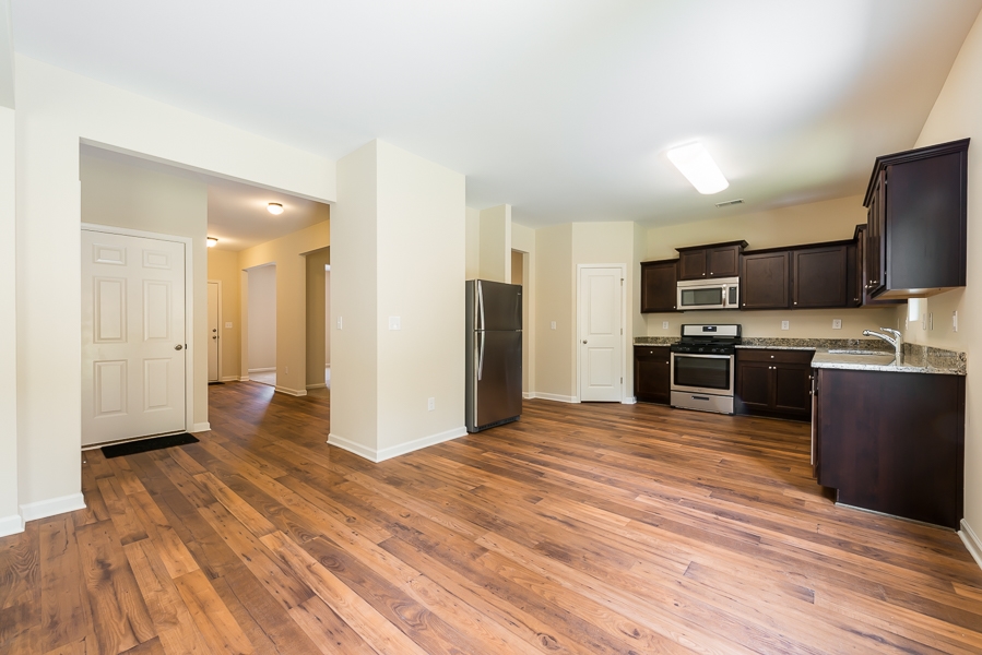 1105 Sutherland Dr, Winder, GA 30680 photo 4