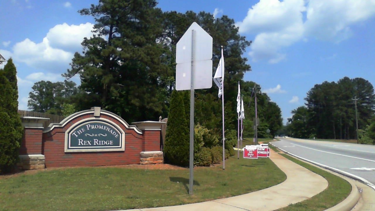 5758 Rex Ridge Loop, Rex, GA 30273 photo 2