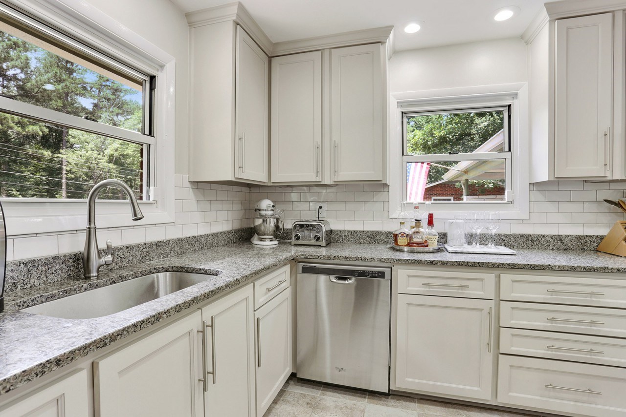 3893 Longview Dr, Chamblee, GA 30341 photo 10