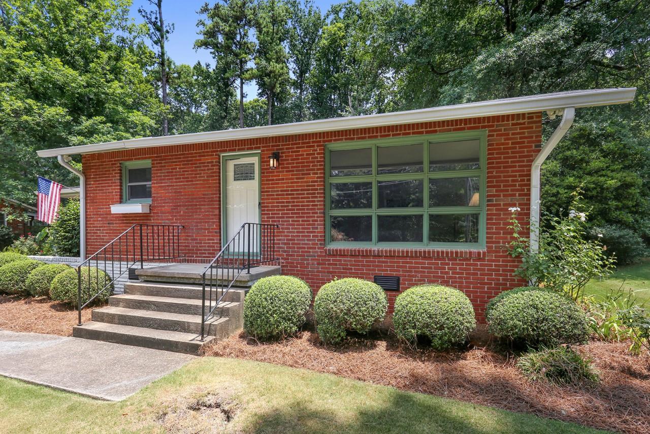 3893 Longview Dr, Chamblee, GA 30341 photo 2