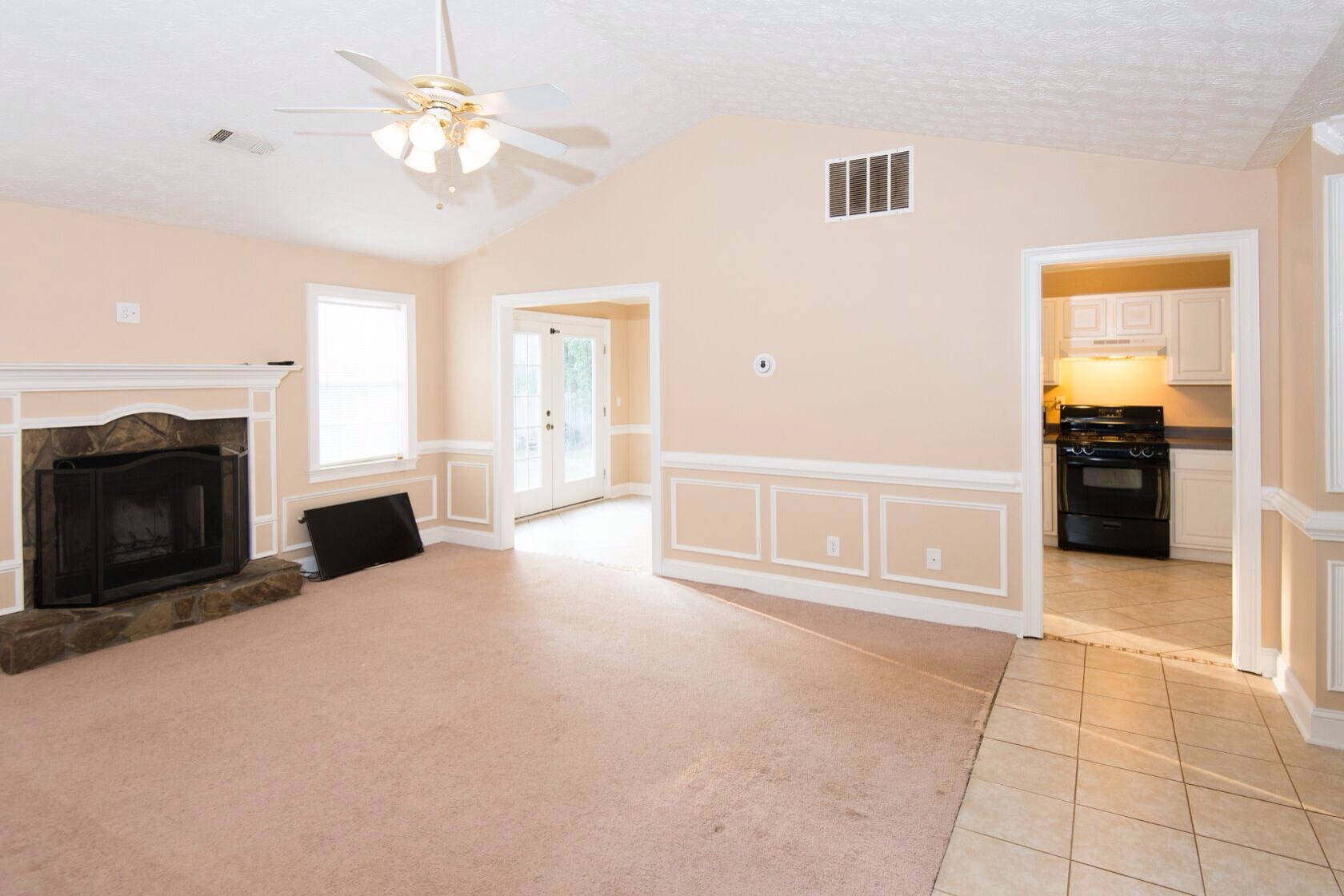 75 Mallie Ct, Hampton, GA 30228 photo 4