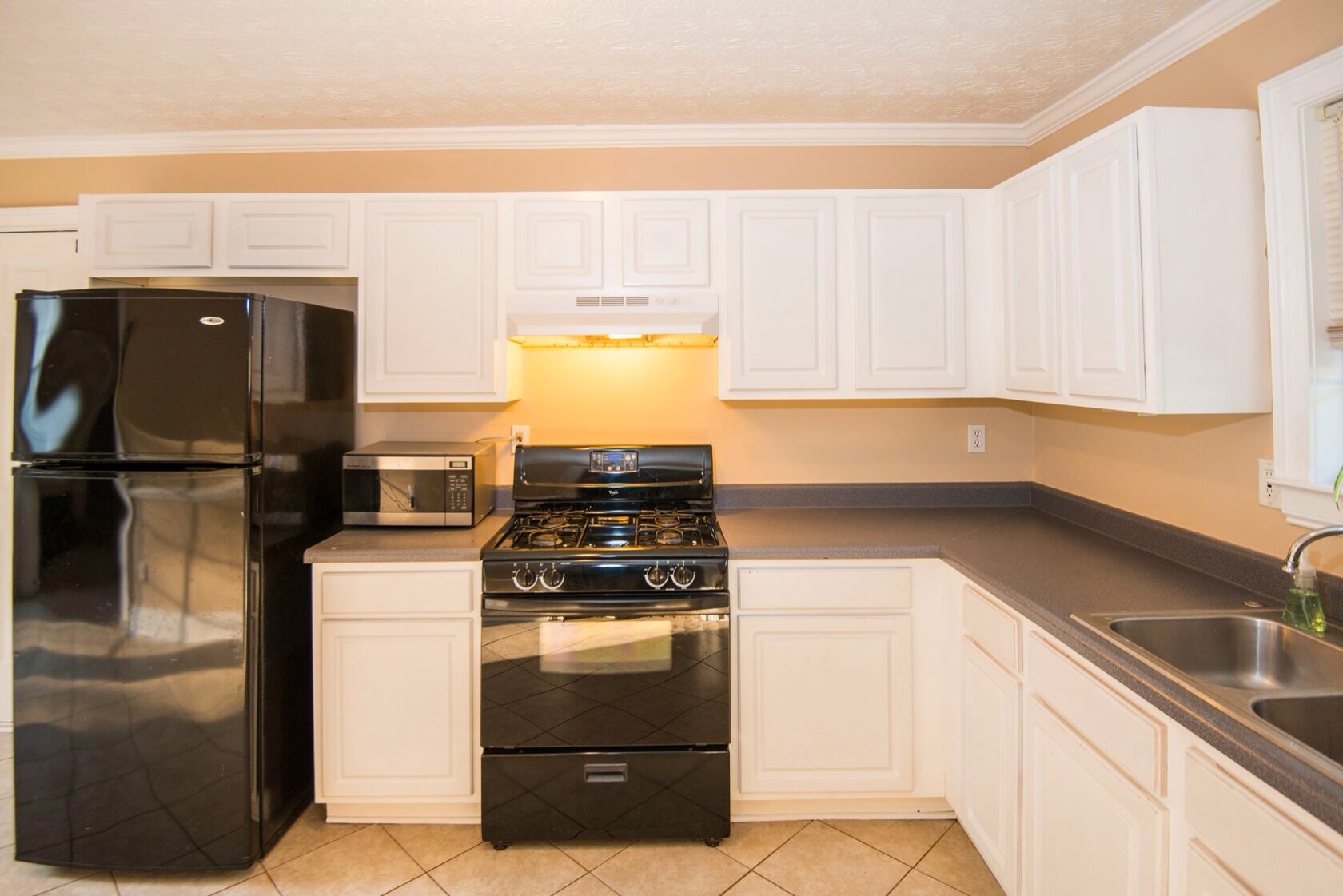 75 Mallie Ct, Hampton, GA 30228 photo 8