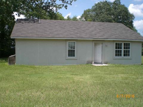 304 E Liberty St, Claxton, GA 30417 photo 1