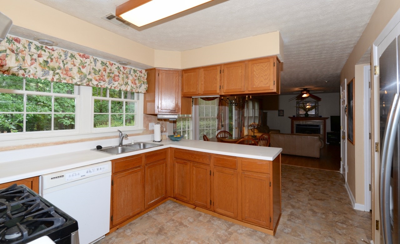 4010 Angora Pl, Duluth, GA 30096 photo 6