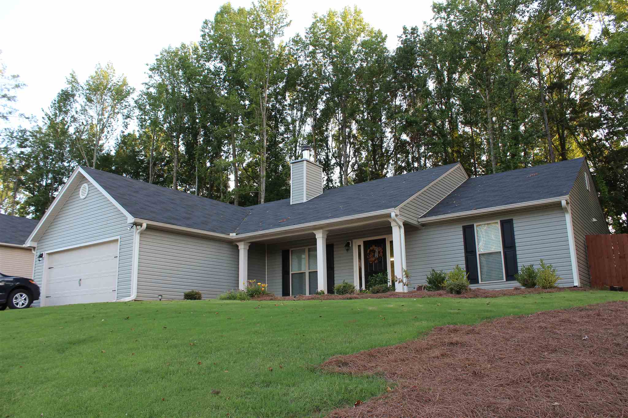 218 Falling Leaf Ln, Winder, GA 30680 photo 1