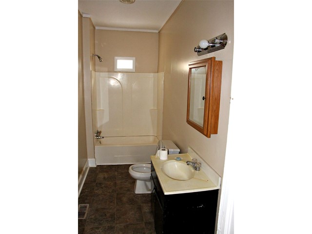 329 E Lee St, Thomaston, GA 30286 photo 10