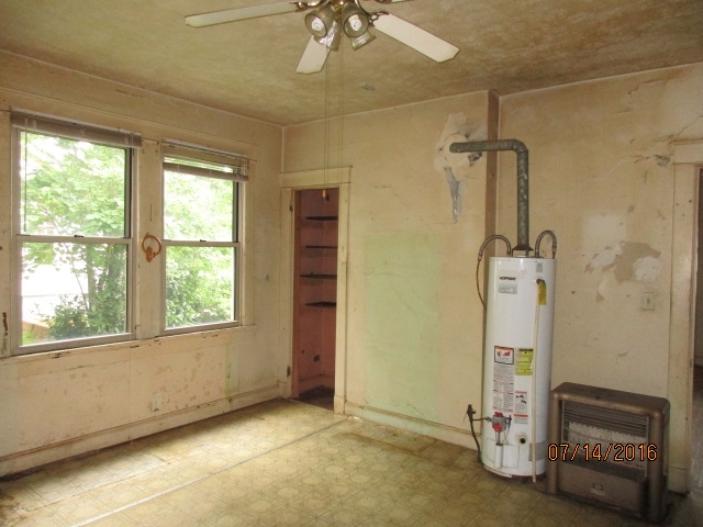 319 E St, Thomaston, GA 30286 photo 9