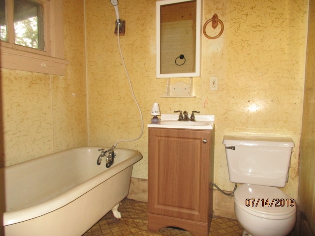 319 E St, Thomaston, GA 30286 photo 3