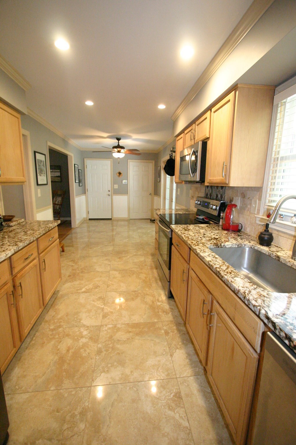 4252 Cavan Dr, Stone Mountain, GA 30083 photo 2