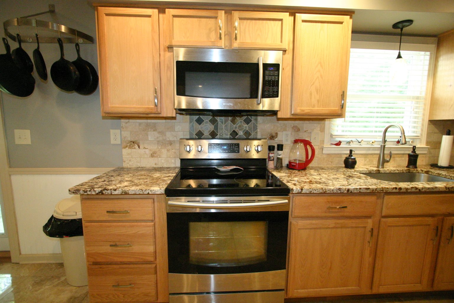 4252 Cavan Dr, Stone Mountain, GA 30083 photo 3