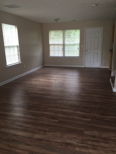8123 Amanda Ln, Covington, GA 30014 photo 3