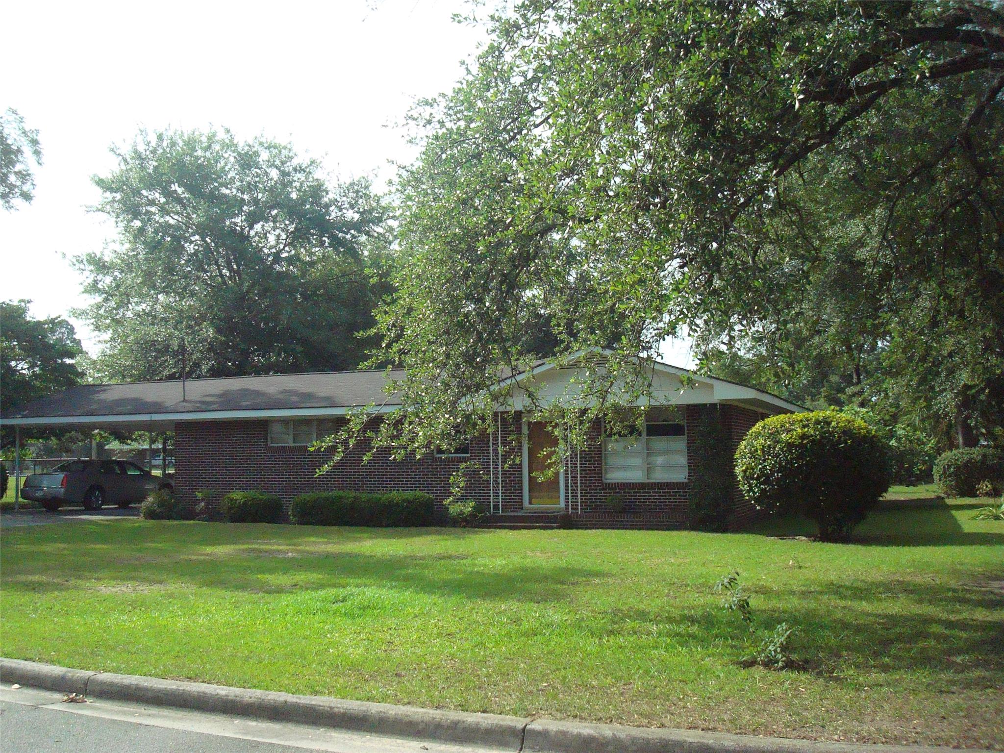 205 Penn Ave, Claxton, GA 30417 photo 1