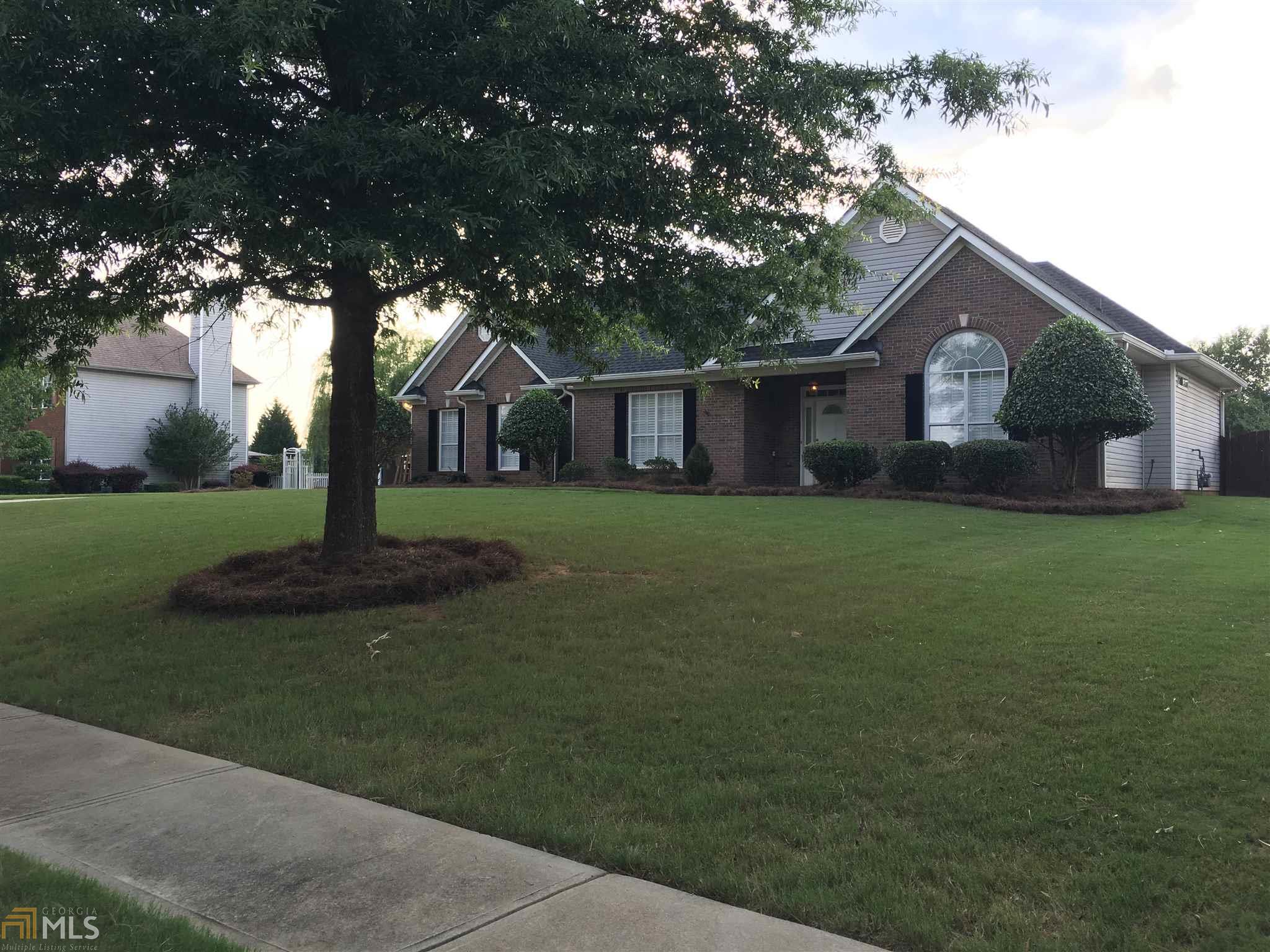 220 Caitlyn Dr, Hampton, GA 30228 photo 2