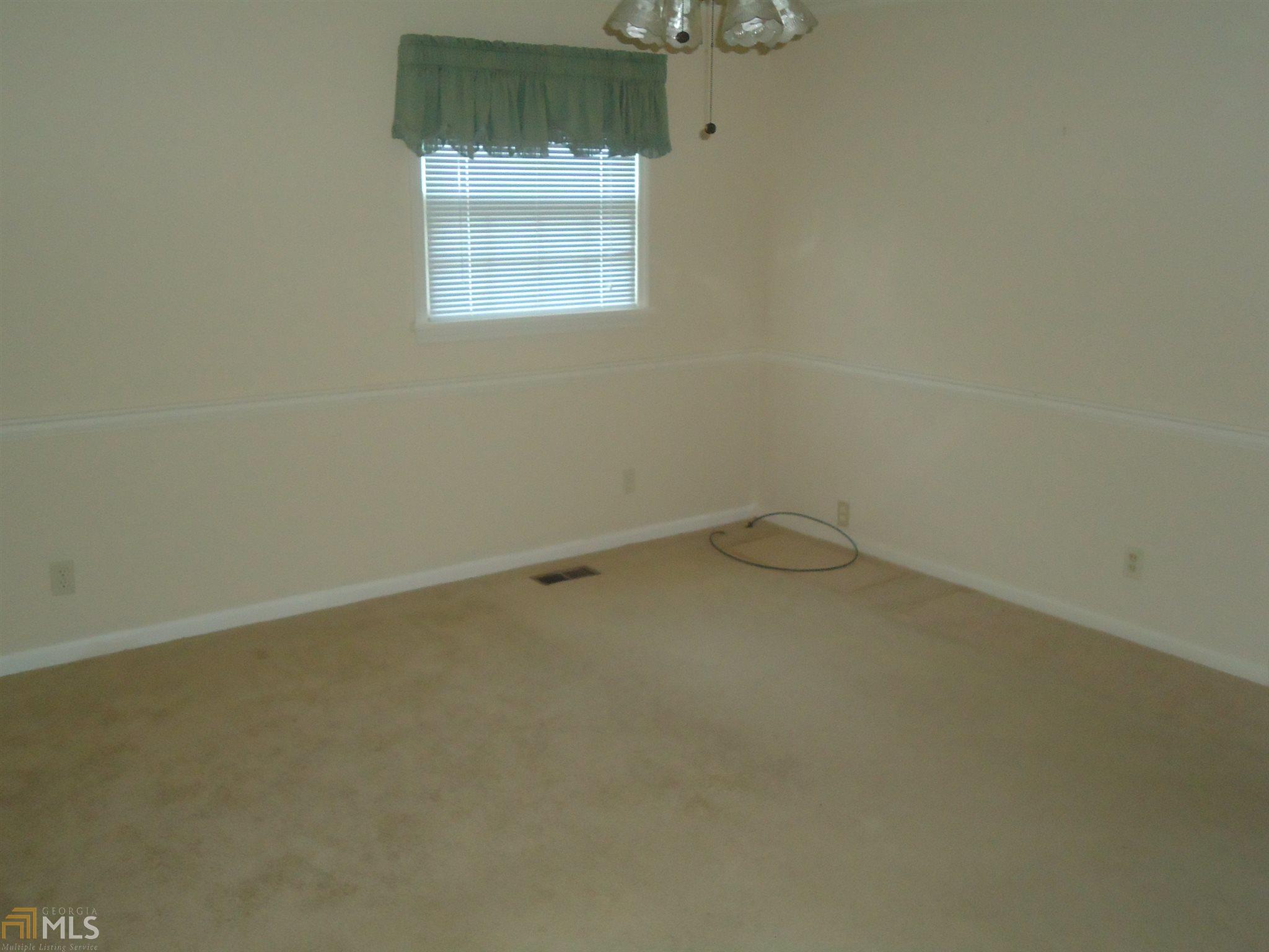 107 Shamrock Dr, Lagrange, GA 30241 photo 10