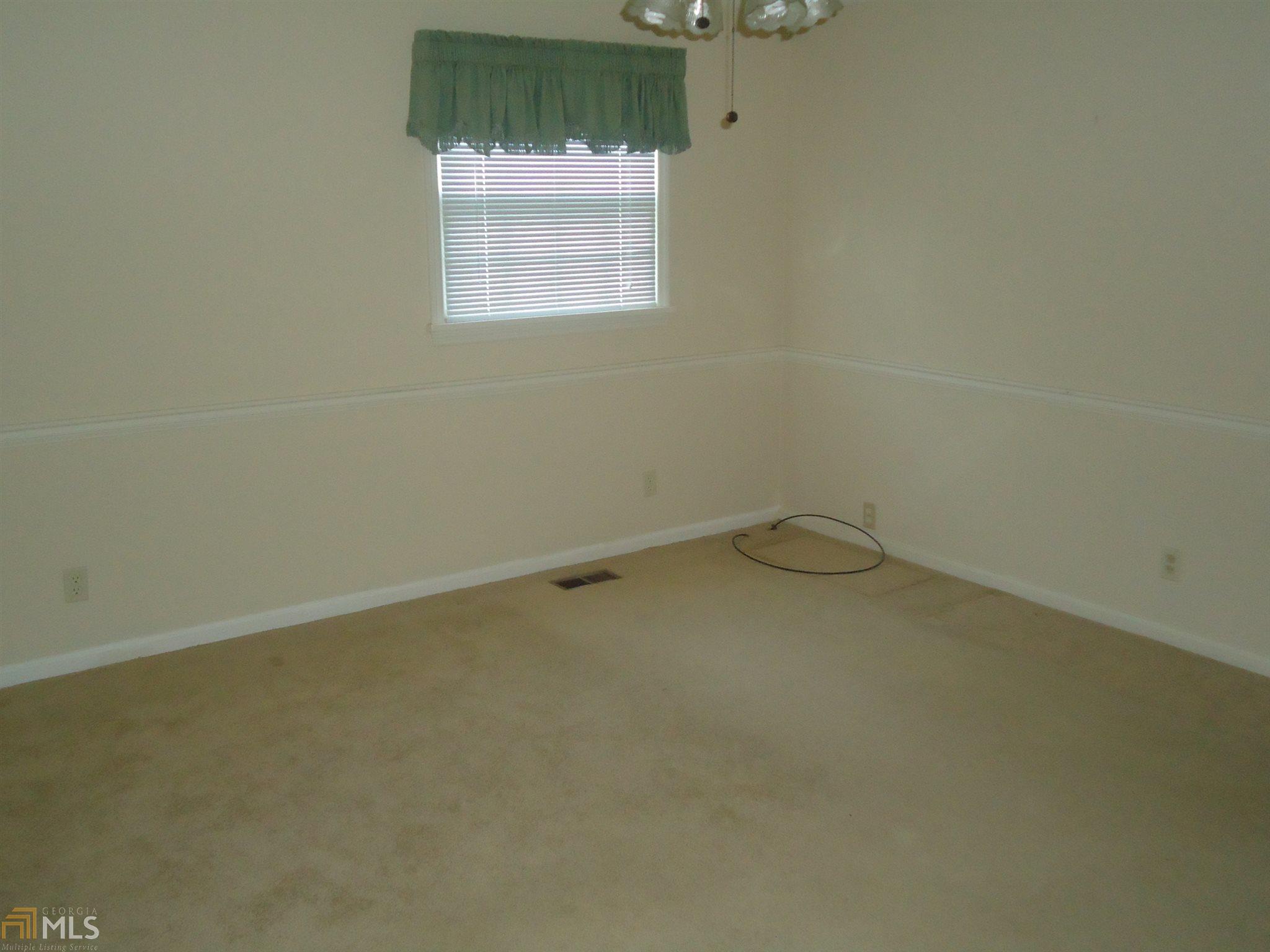 107 Shamrock Dr, Lagrange, GA 30241 photo 12