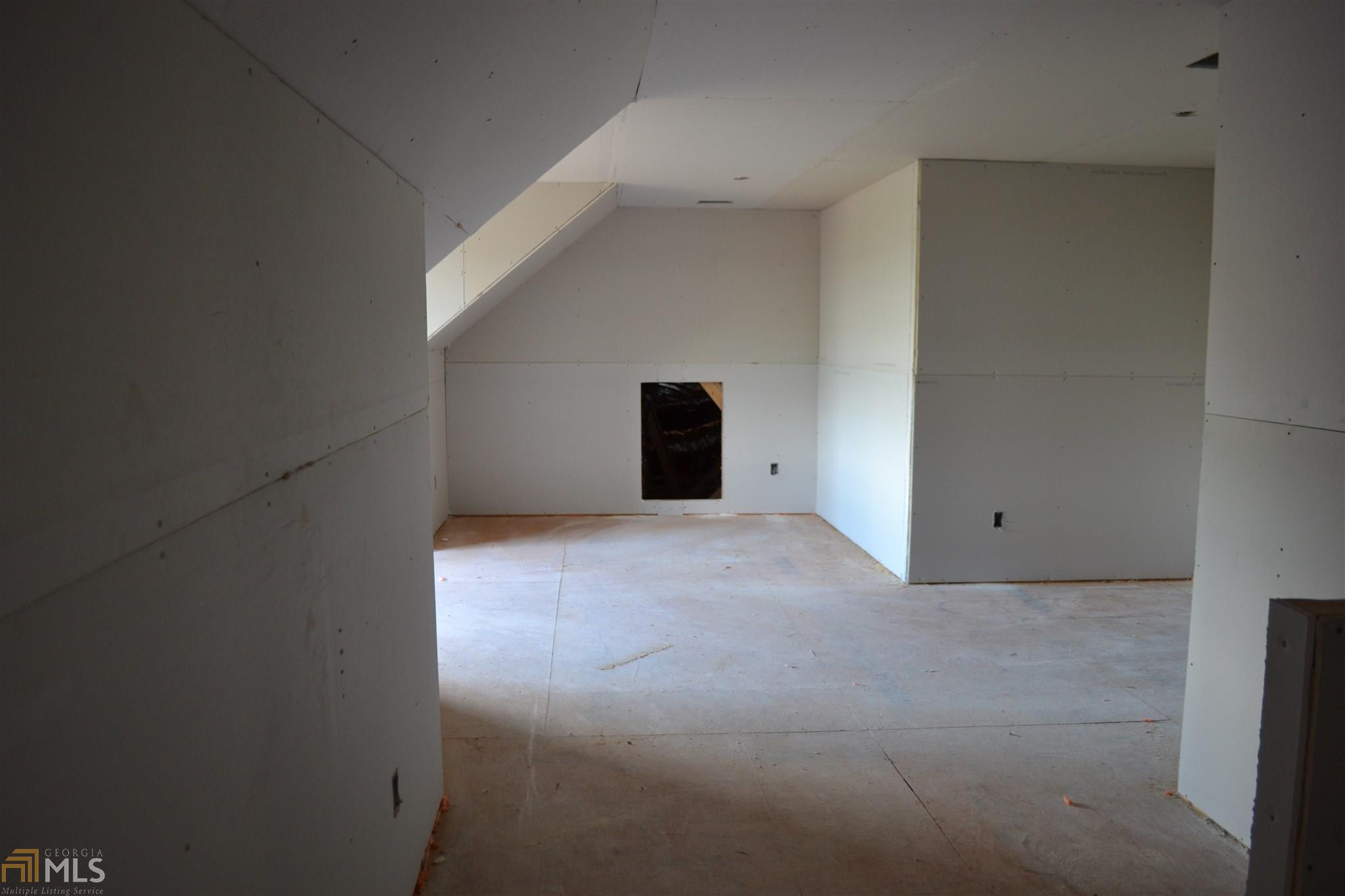 300 Barnes Rd, Jackson, GA 30233 photo 10