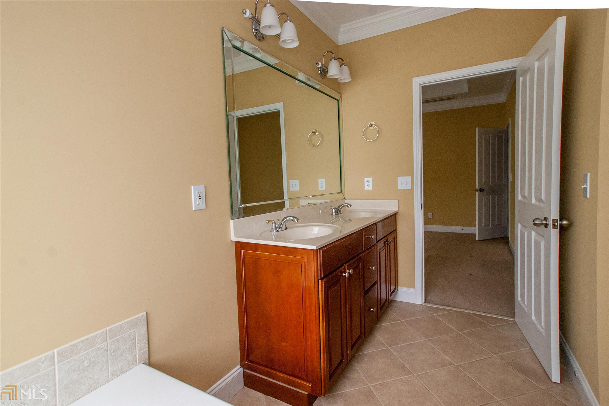 7680 Paces Ln, Gainesville, GA 30506 photo 11