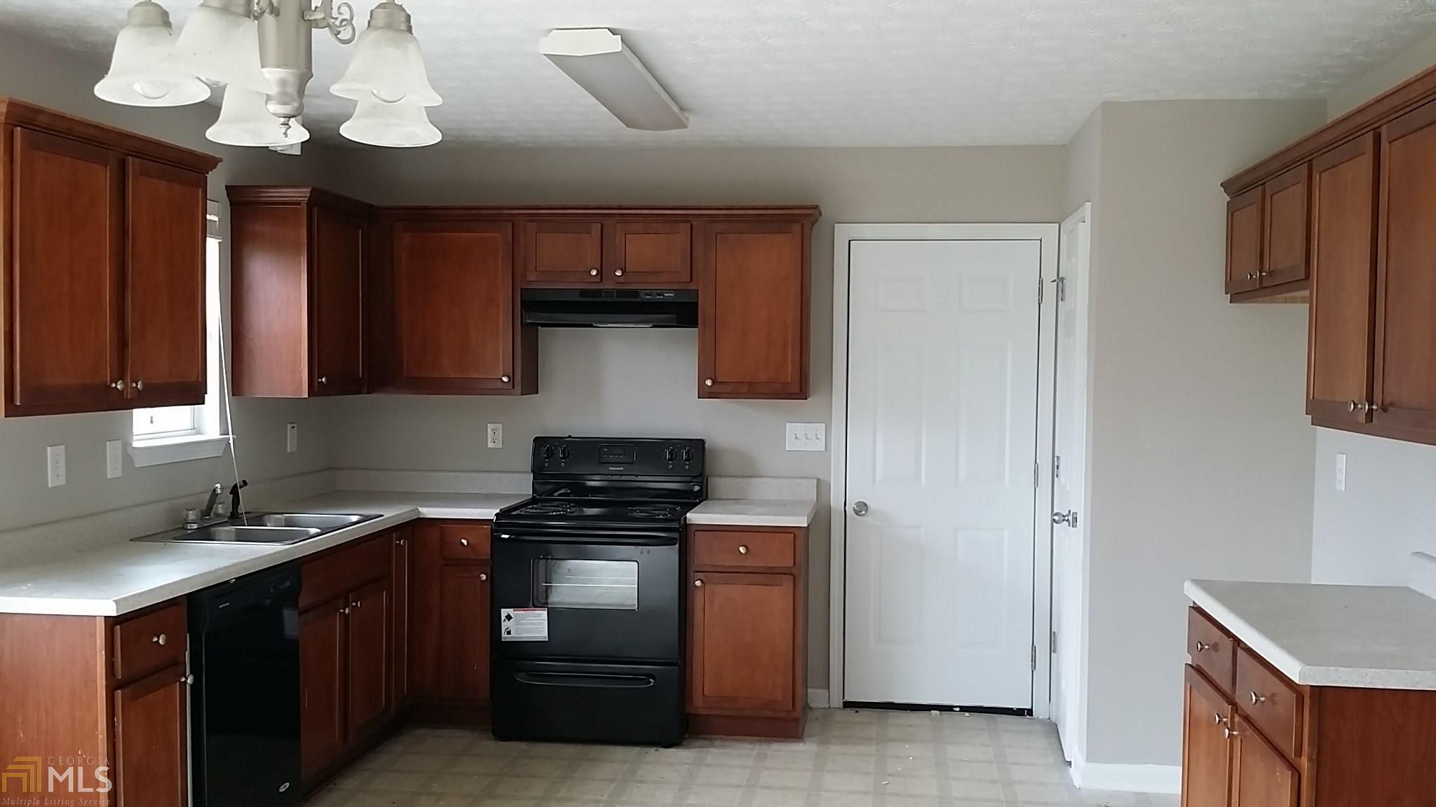 485 Limerick Way, Hampton, GA 30228 photo 2