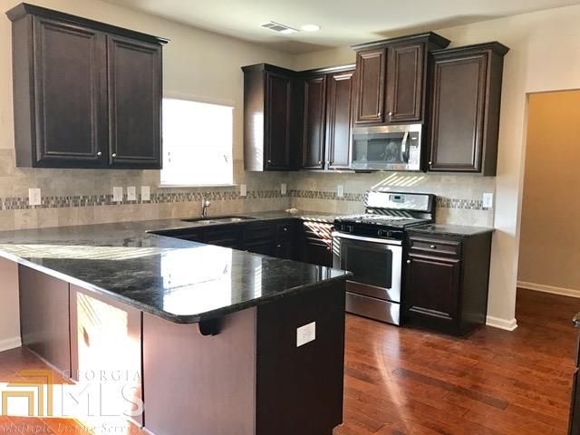 7559 Crawford Ct, Fairburn, GA 30213 photo 6