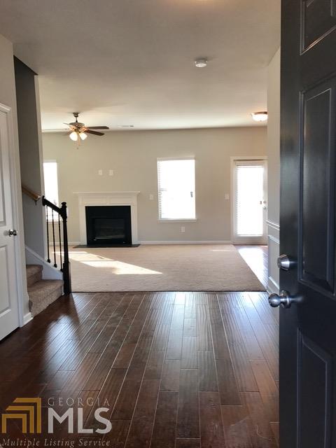7559 Crawford Ct, Fairburn, GA 30213 photo 2