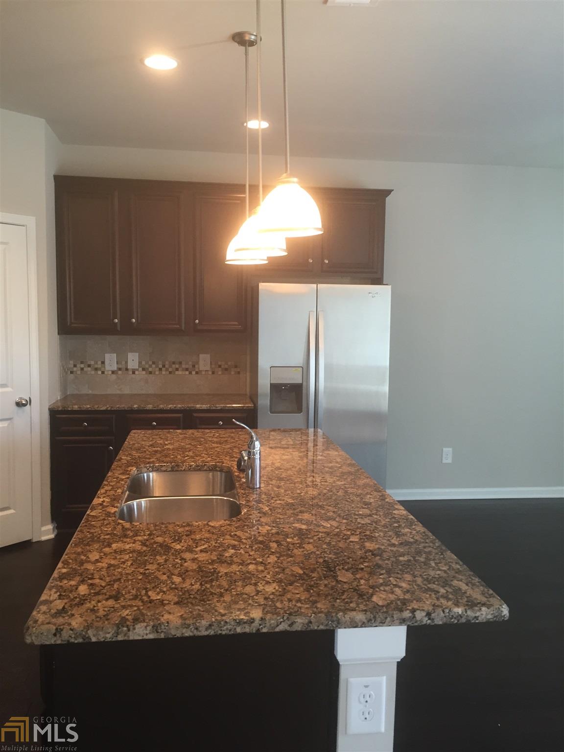 7567 Crawford Ct, Fairburn, GA 30213 photo 4
