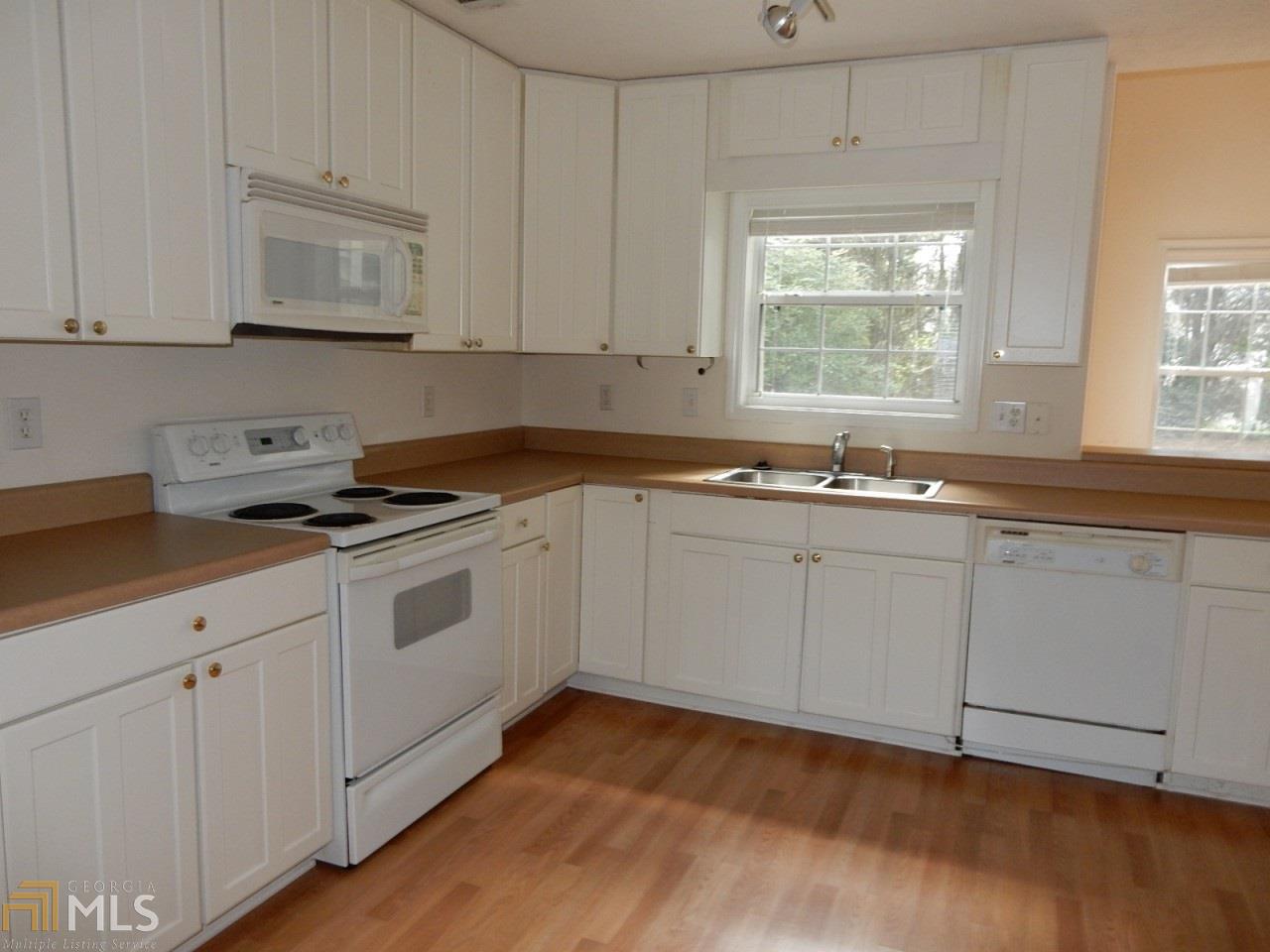 3924 Riverstone Dr, Suwanee, GA 30024 photo 3