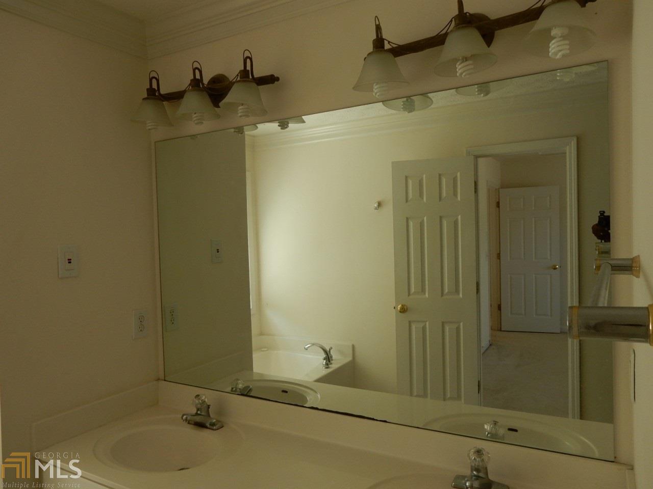 3924 Riverstone Dr, Suwanee, GA 30024 photo 12