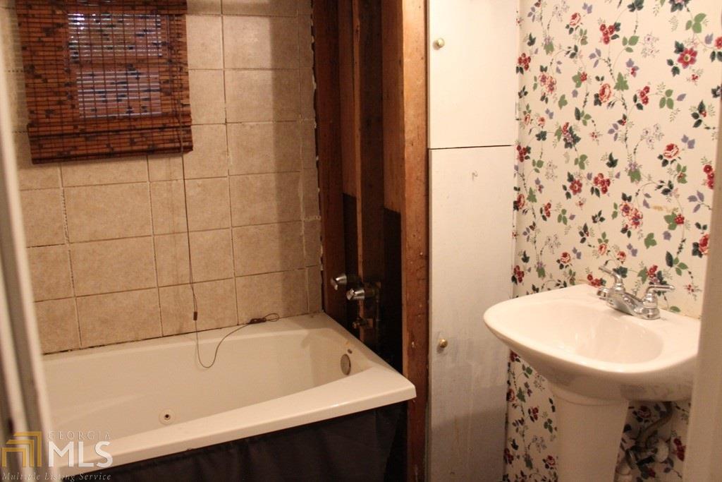 2183 Davis Rd, Stone Mountain, GA 30087 photo 14