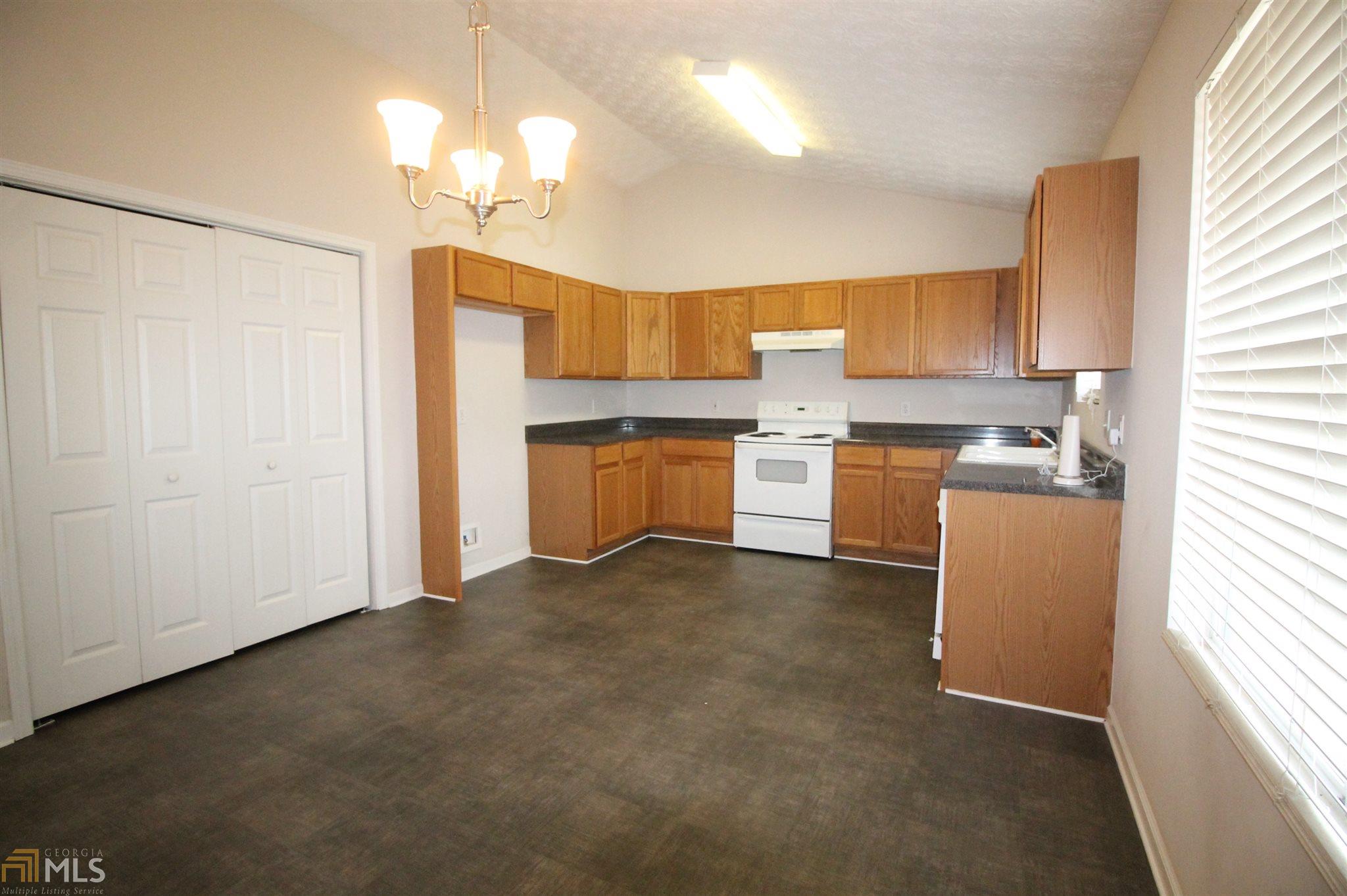 35 Valley View Dr, Covington, GA 30016 photo 8