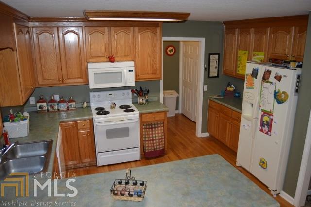 137 Bent Twig Dr, Cornelia, GA 30531 photo 2
