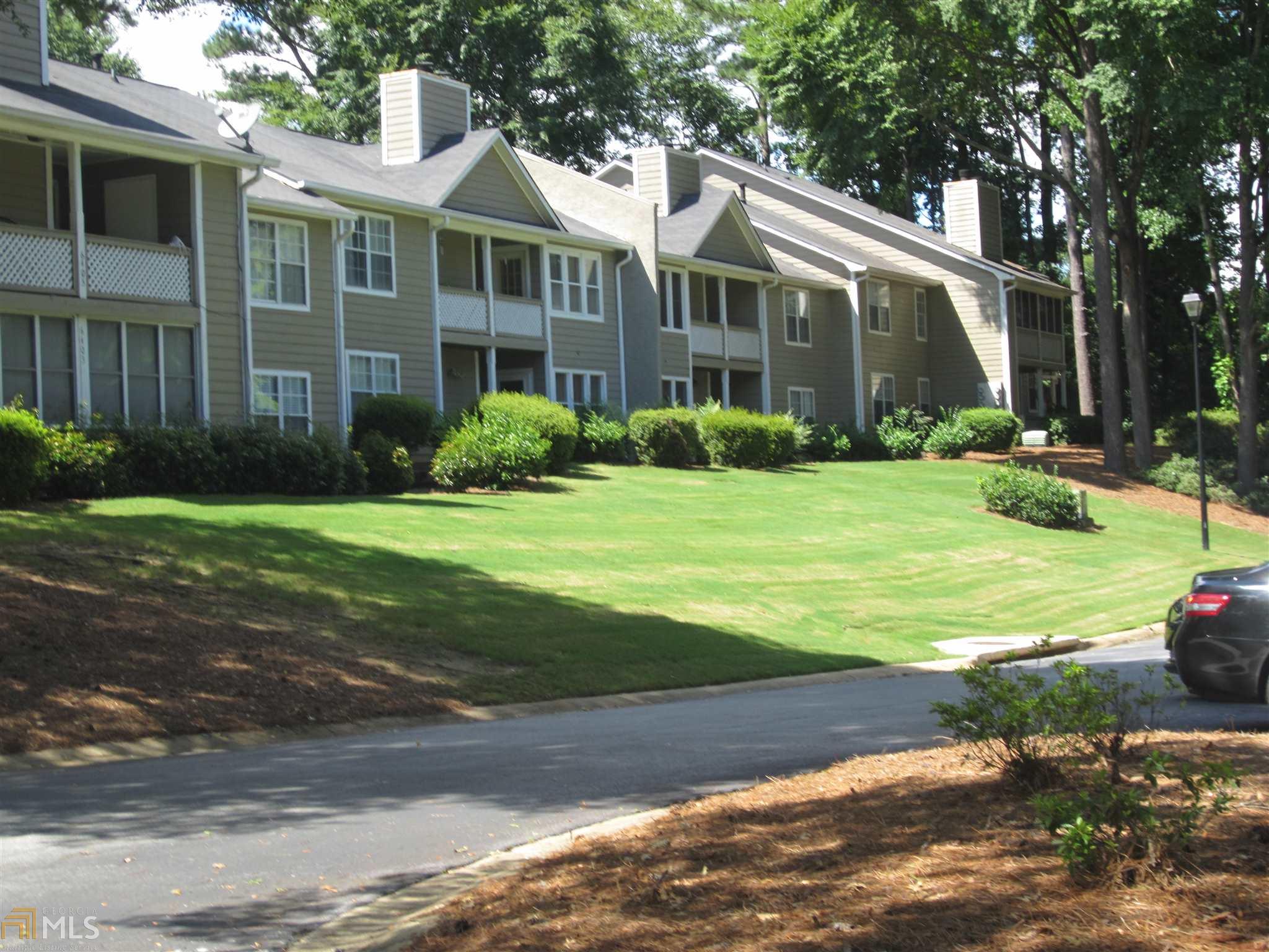 6403 Oakleaf Ln, Morrow, GA 30260 photo 2