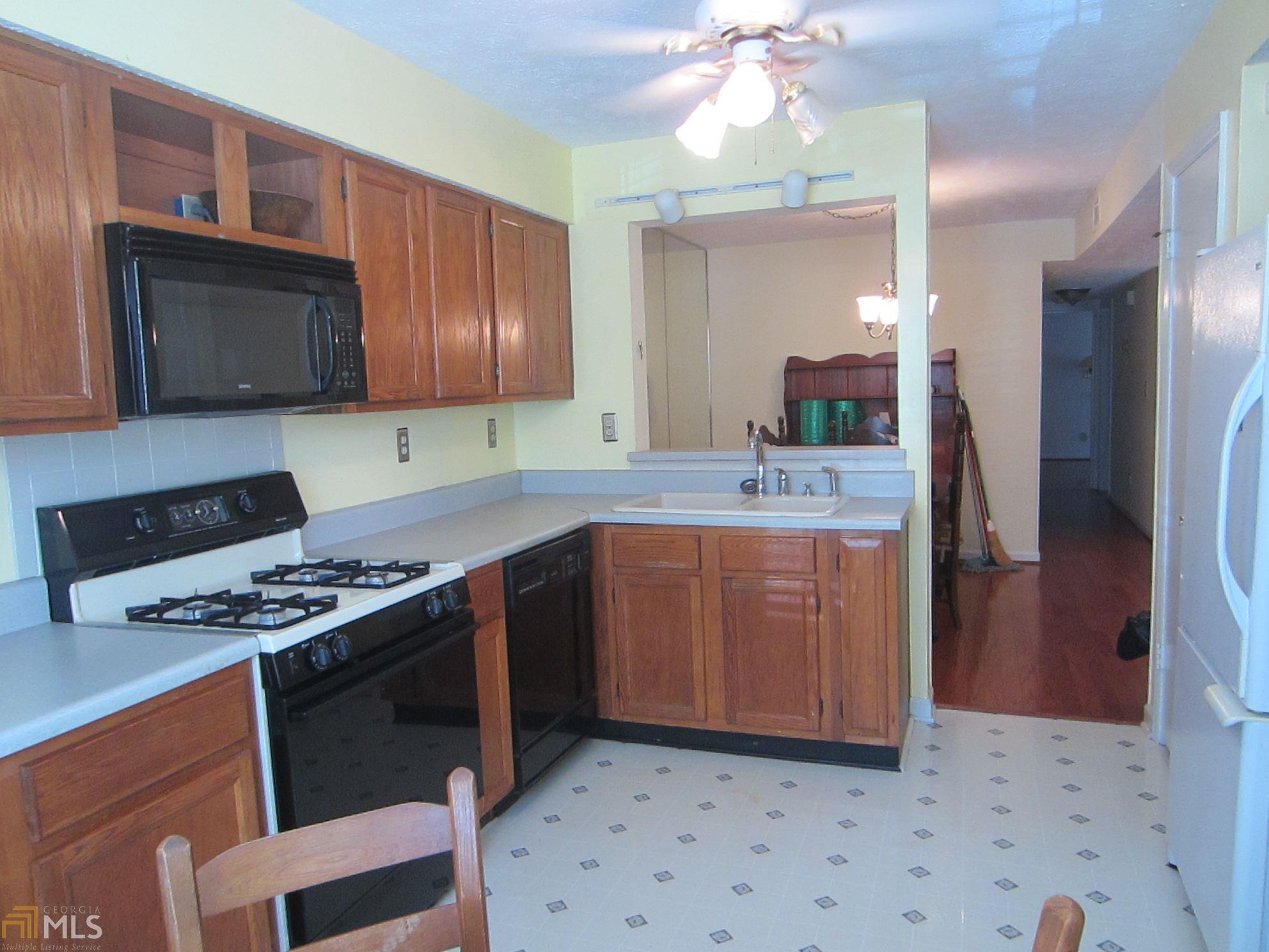 6403 Oakleaf Ln, Morrow, GA 30260 photo 8