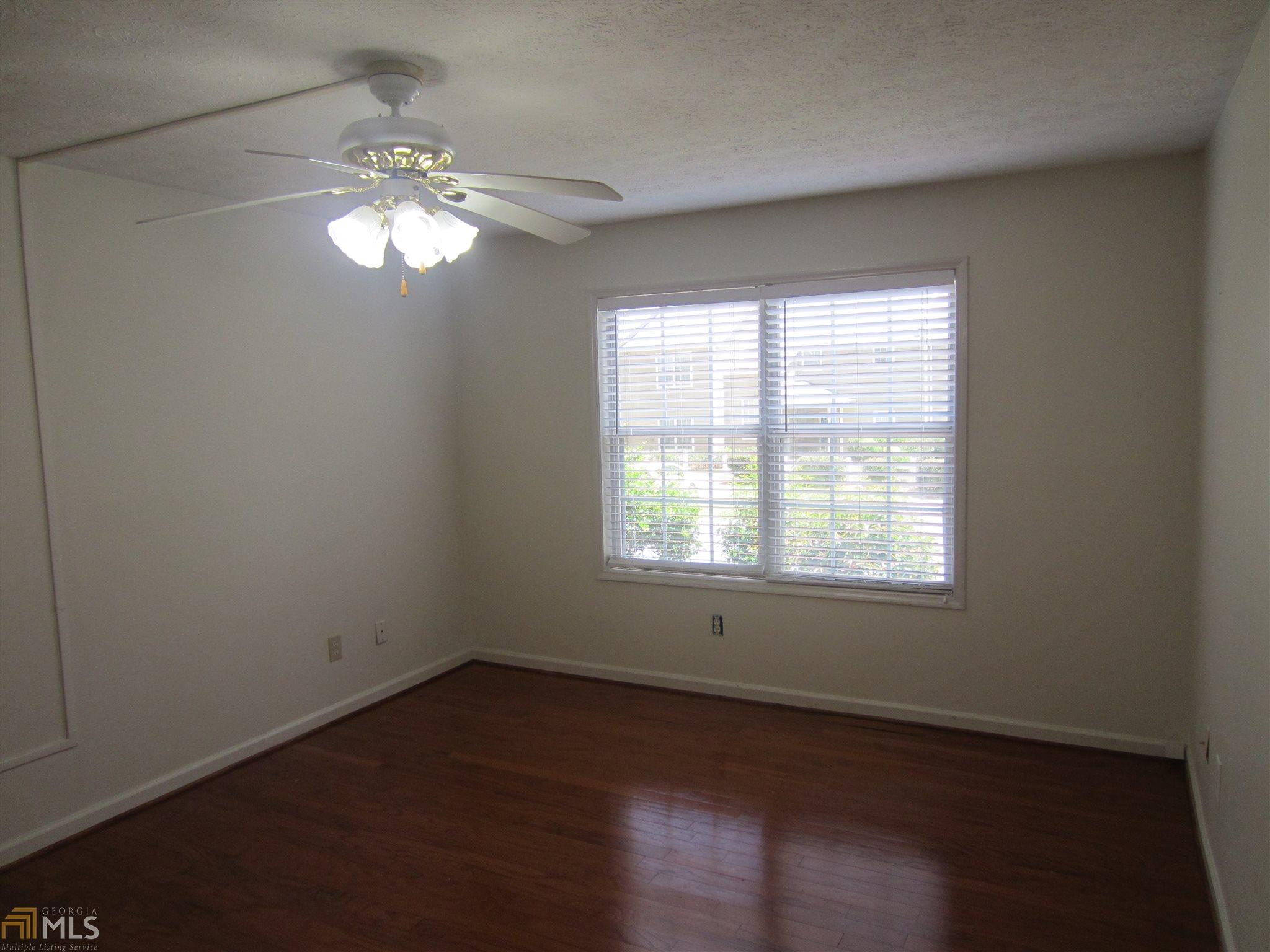 6403 Oakleaf Ln, Morrow, GA 30260 photo 12