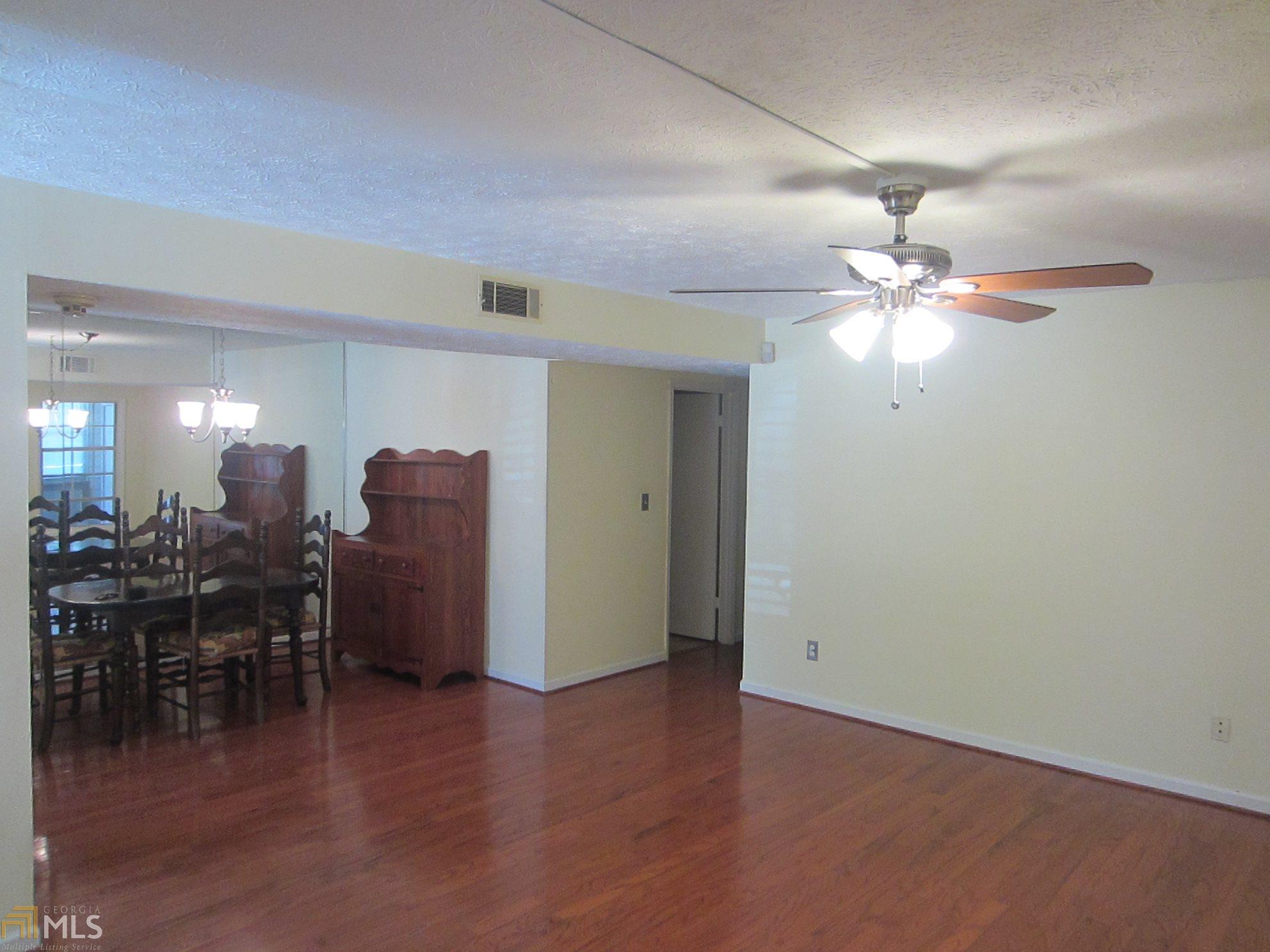 6403 Oakleaf Ln, Morrow, GA 30260 photo 4
