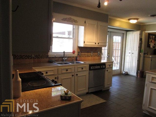 102 Bobwhite Dr, Dublin, GA 31021 photo 4