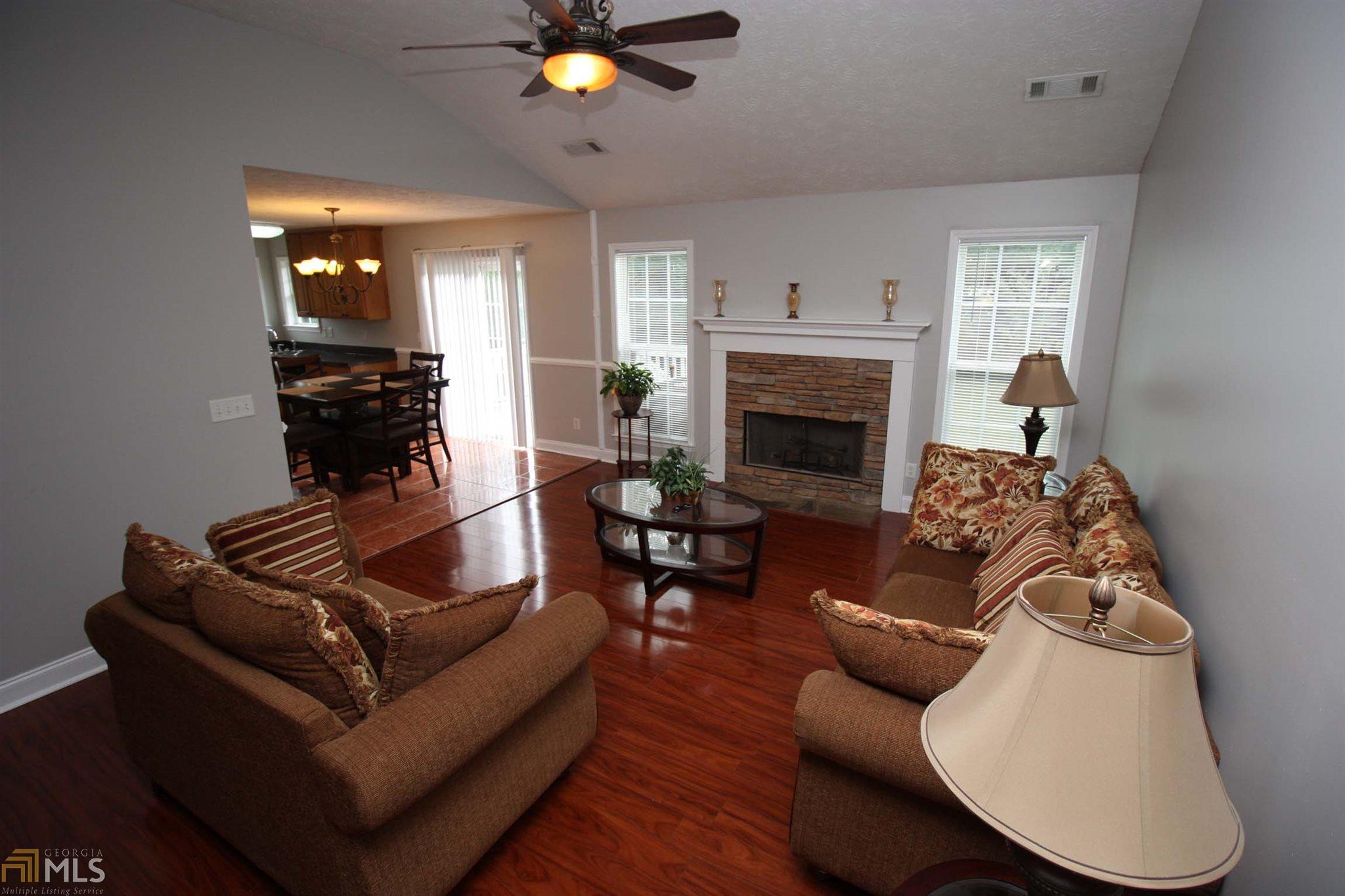 103 Richmond Dr, Lagrange, GA 30240 photo 2