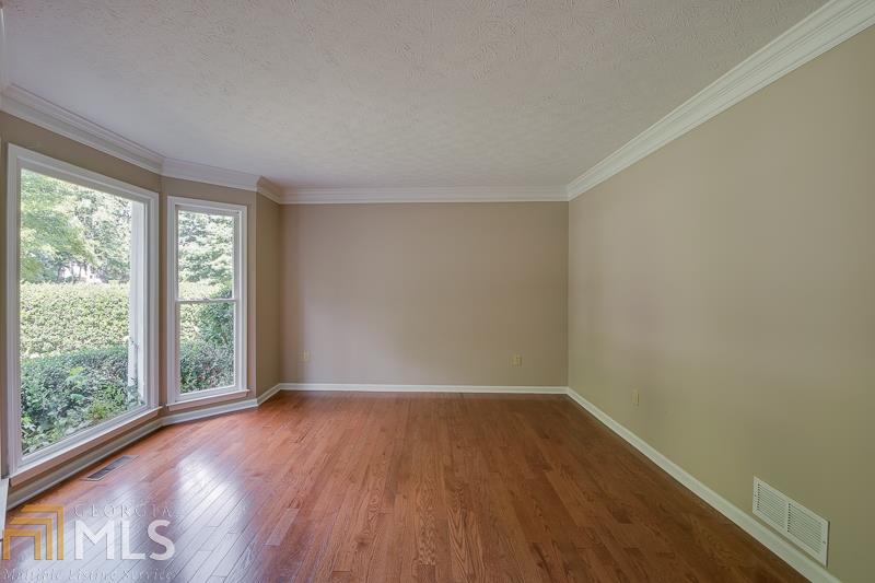 4635 Settles Point Rd, Suwanee, GA 30024 photo 9